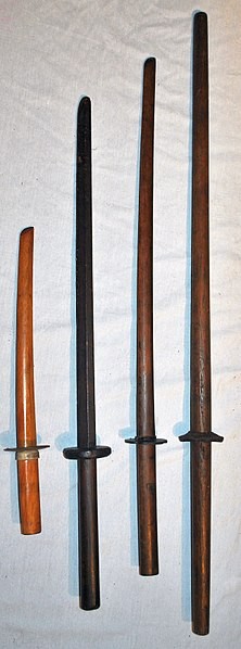 Cómo es un bokken wakizashi