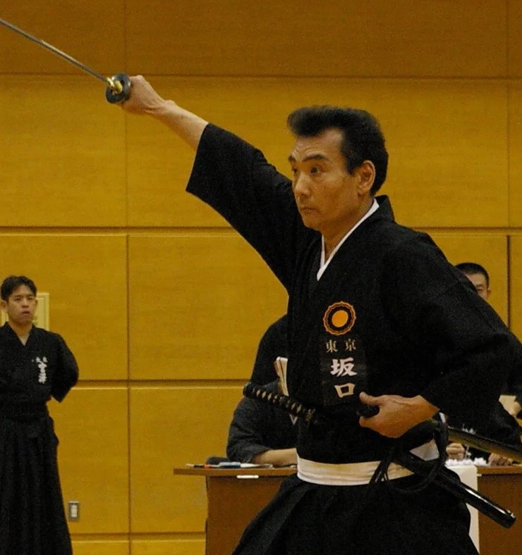 Consejos para envainar y desenvainar la espada samurái